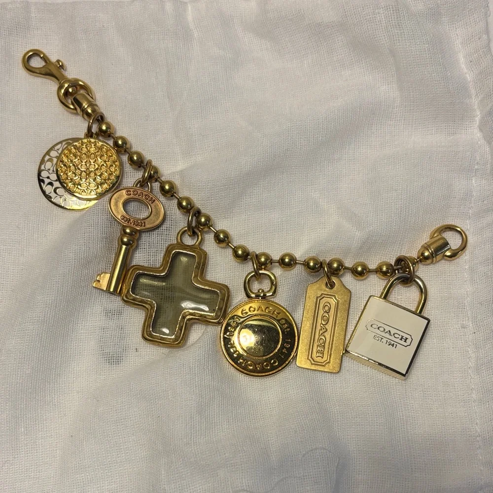Rare NWOT Vintage Chunky Coach 7 Charm Bracelet - Picture 2 of 9